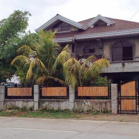 Reddoorz Hostel @ Madrias Pension House Isabela Tumauini Exterior photo